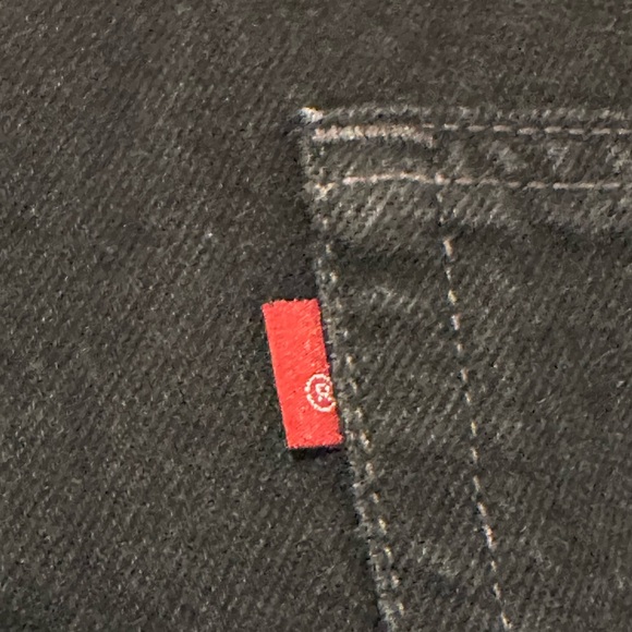 EUC Men's Levi 550 Relaxed Fit black wash denim shorts/ jorts. Size 36. - Picture 5 of 5